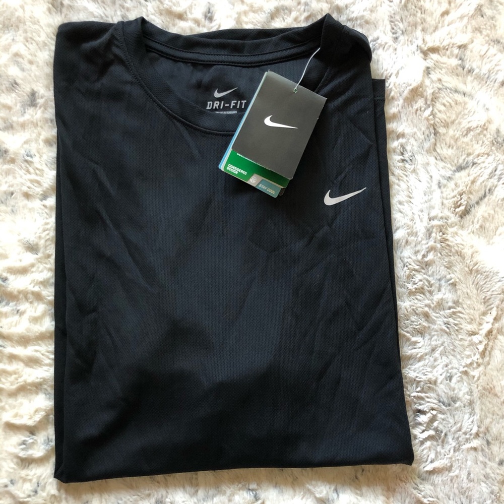 SOLD ON MERC-Men’s Nike Dri-FIT s/s - Picture 1 of 5